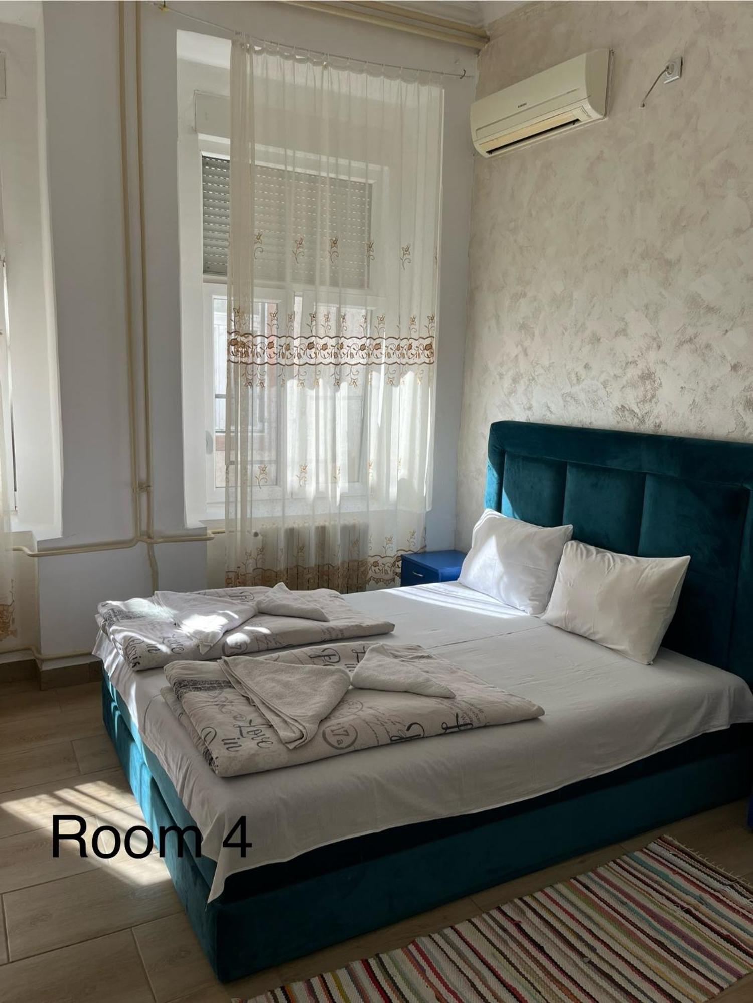 Sobe Sa Sopstvenim Kupatilom Private Rooms Bathroom In Center Novi Sad Exterior foto