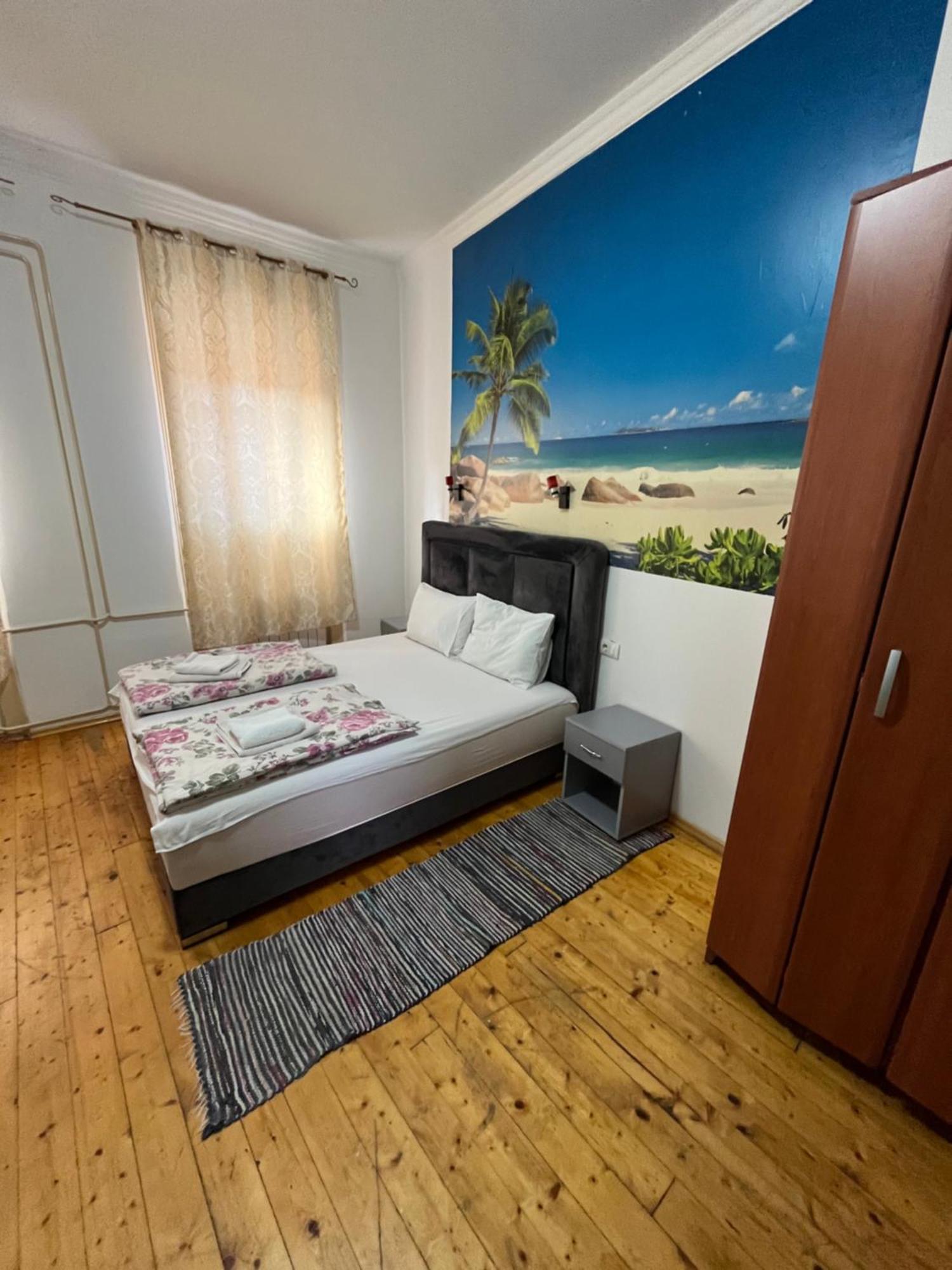 Sobe Sa Sopstvenim Kupatilom Private Rooms Bathroom In Center Novi Sad Exterior foto