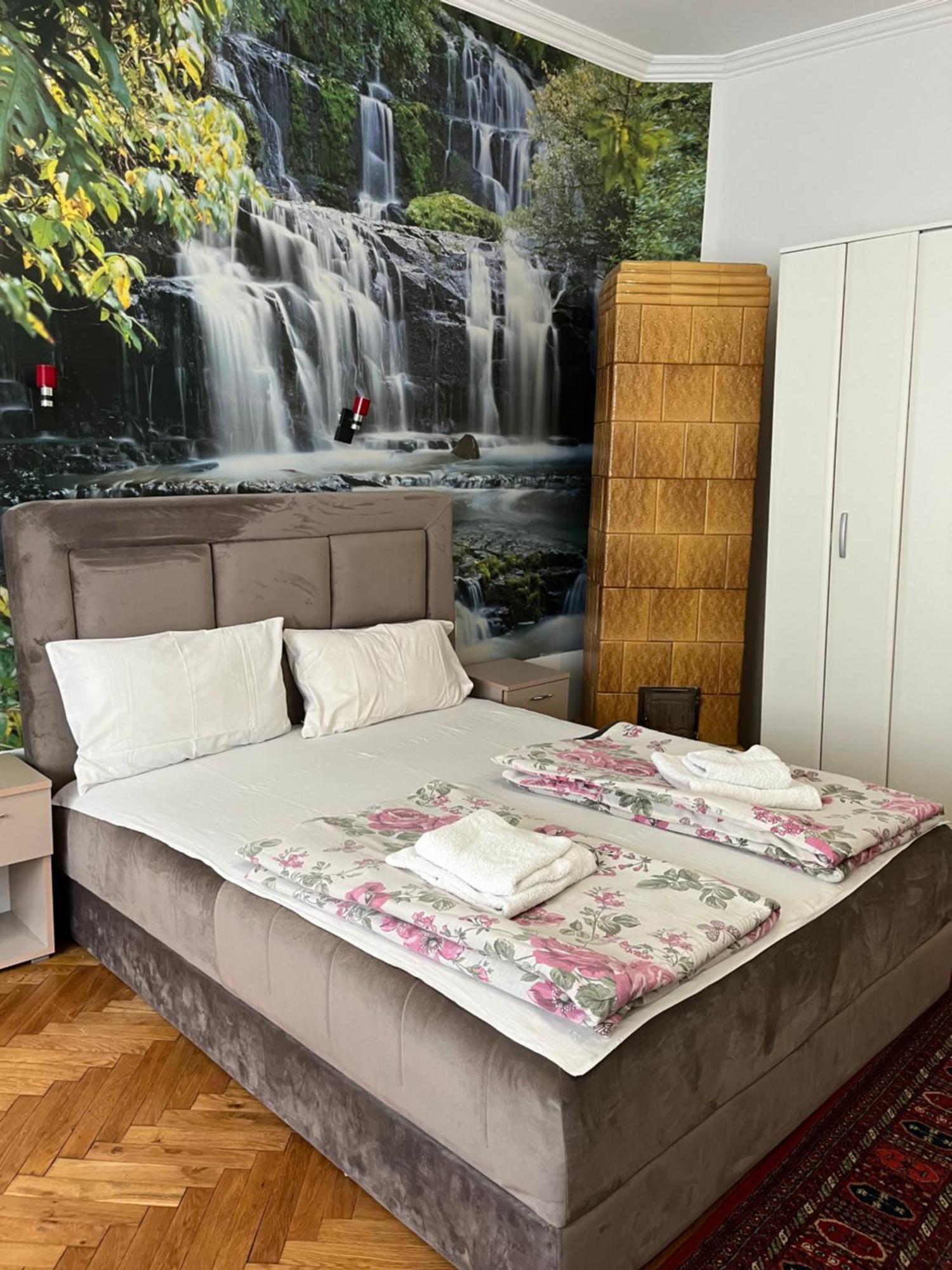 Sobe Sa Sopstvenim Kupatilom Private Rooms Bathroom In Center Novi Sad Exterior foto